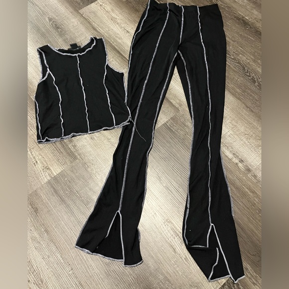 Chic Black and White Striped Outfit - Picture 1 of 1
